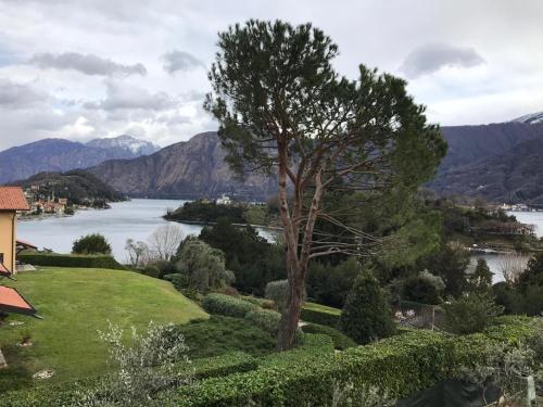 Big Apartment with Lake View and Three Bedrooms - image 11