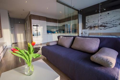 1 queen bed, 1 sofa bed