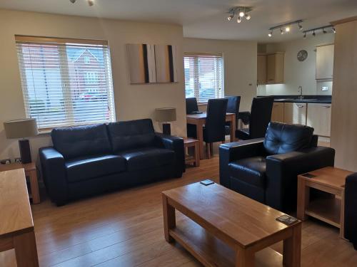 Fantastic 2 Bed Apartment W/pkg, Southwich Hse, Swindon, Swindon, Wiltshire