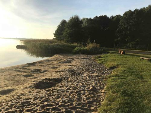 شاطئ, kleineHauszeit das Ferienhaus am Grimnitzsee in جوشيمستال