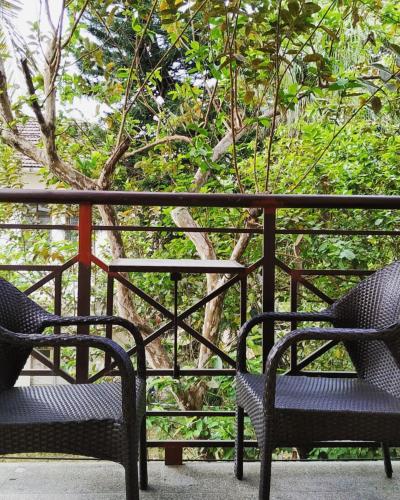 Deluxe Double Room with Balcony image 10