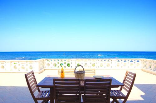 Atpūtas iespējas, Terrazza sul mare in Villanova