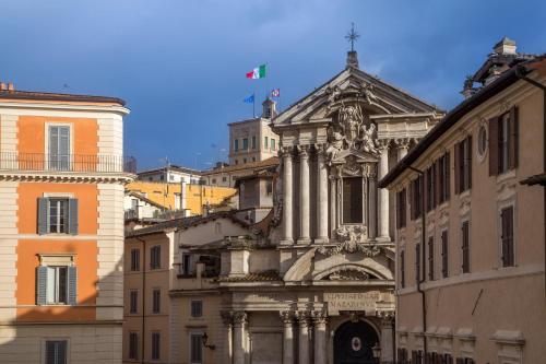 Trevi Ab Aeterno - Amazing View of the Trevi Fountain