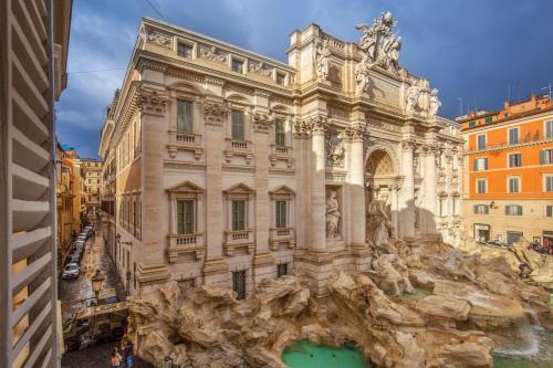 Trevi Ab Aeterno - Amazing View of the Trevi Fountain