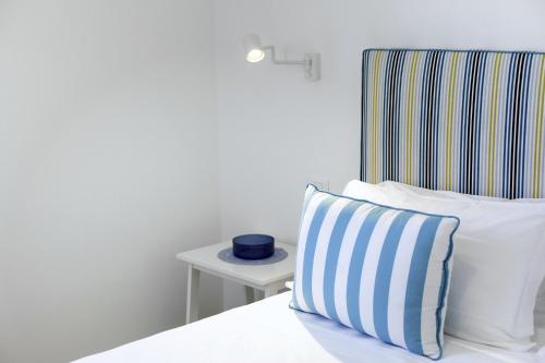 One-Bedroom Apartment image 6