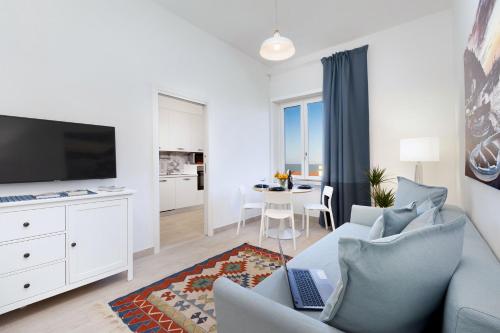 One-Bedroom Apartment image 5