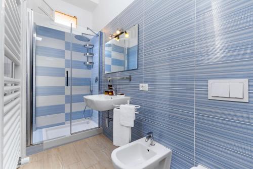 One-Bedroom Apartment image 3