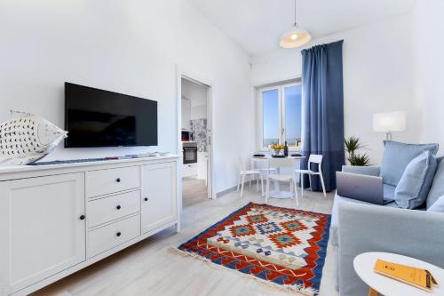One-Bedroom Apartment image 1