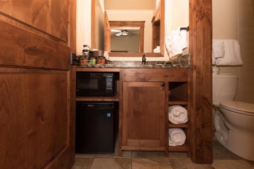 The Maxwell Inn – Estes Park, CO
