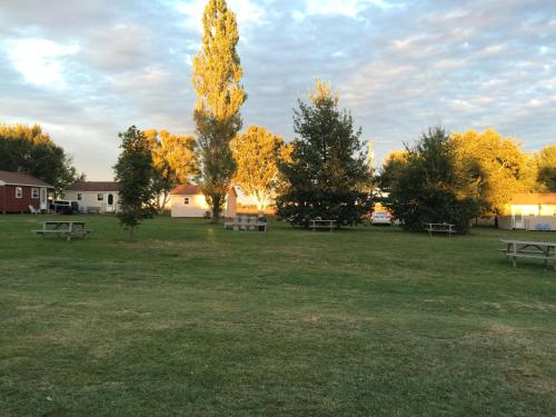 Rachel's Motel and Cottages