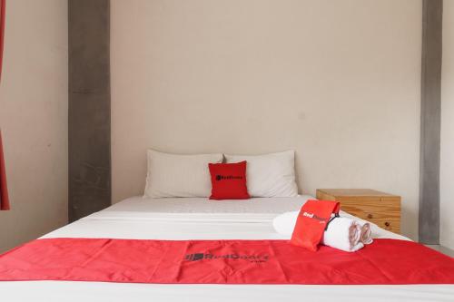 RedDoorz Plus at Hotel Negeri Baru Lodaya Puncak