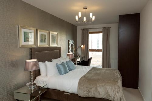 Exclusive Tower Bridge Apartment - image 7