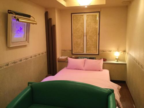 Dear Place(Adult Only) – Osaka, WI