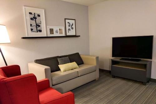 Comfort Inn & Suites Slidell - image 7