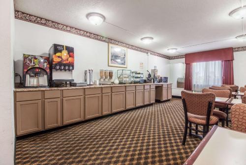 Econo Lodge Lexington - 레스토랑