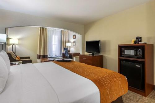 Comfort Inn & Suites Springfield I-44