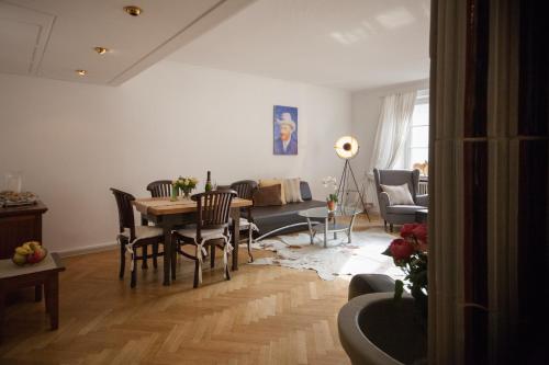 Heidelberg APHEARTMENTS Room Type - Superior Three-Bedroom Apartment - 2nd Floor