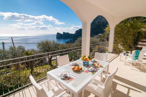  Sunflower apartment in Nerano, Pension in Nerano