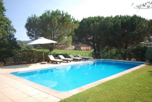 Magnifique villa avec piscine au milieu des vignes avec piscine - Location, gîte - Saint-Tropez