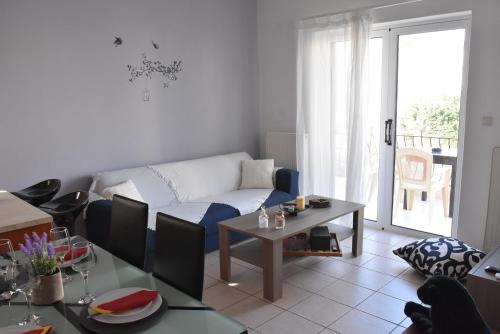  Double M Apartments 3 in Markopoulo