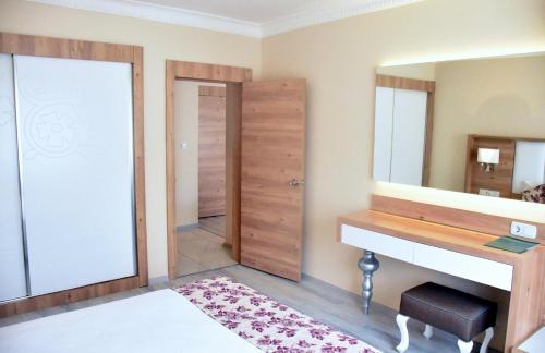 Royal Garden Beach Hotel - image 7