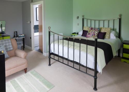 Goss Hall Bed & Breakfast - image 2