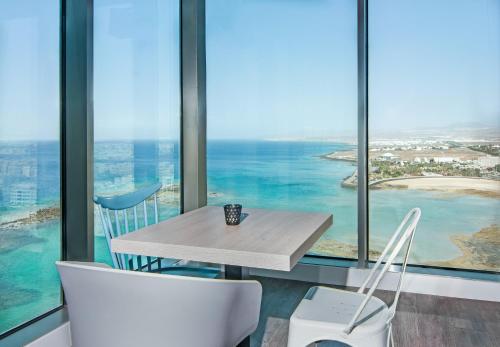 Bar/lounge, Arrecife Gran Hotel & Spa in Lanzarote