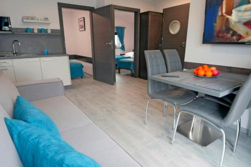 Two-Bedroom Chalet 1 image 6