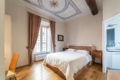 Monti Stunning Apartment with Terrace - image 13