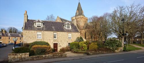Alrededores, No42 Wild Goose in Dornoch