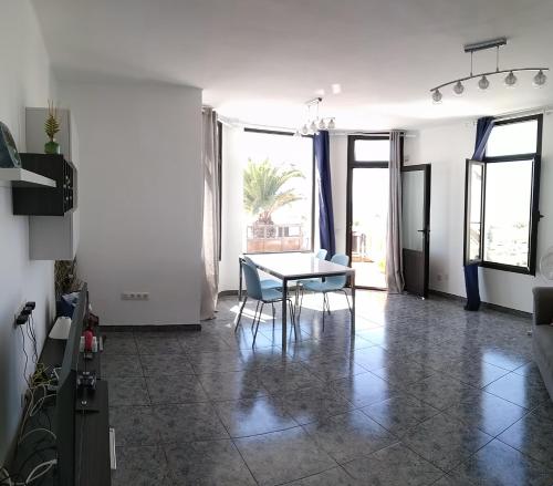  Central Seaview Apartment Puerto del Carmen in Puerto del Carmen
