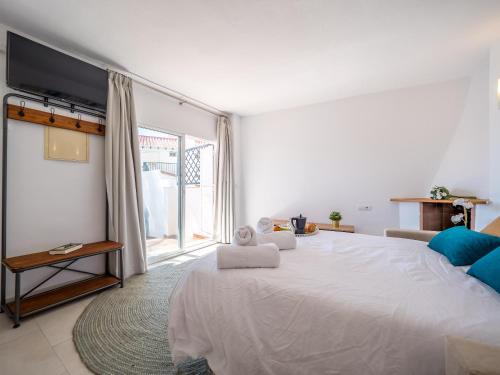 SEAFRONT WITH TERRACE - image 6