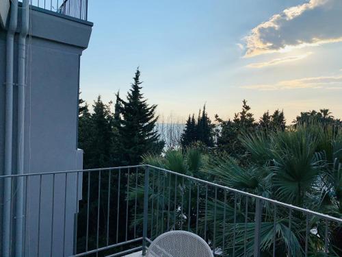 Front Lake Apartment Bardolino - image 4