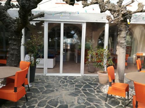 Logis Hotel Le Provencal - image 7