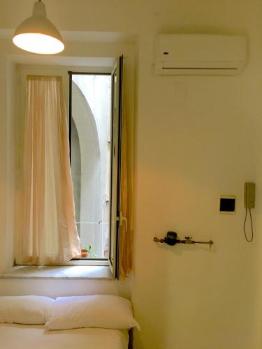 6 Small rooms, Naples (photo 9)