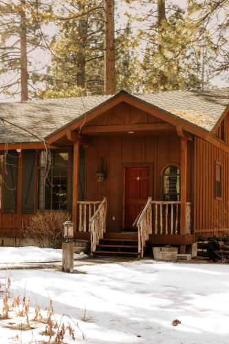 One Bedroom Cottage with Kitchenette