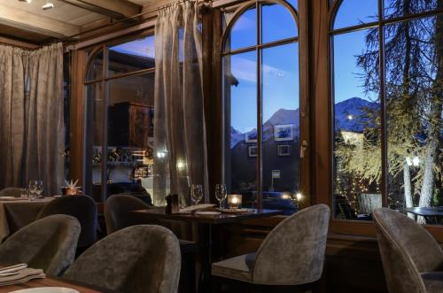 餐廳, 貝拉托拉酒店及SPA (Hotel Bella Tola & SPA) in 聖路加