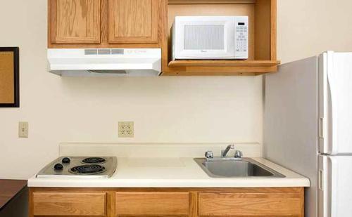WoodSpring Suites Tyler Rose Garden