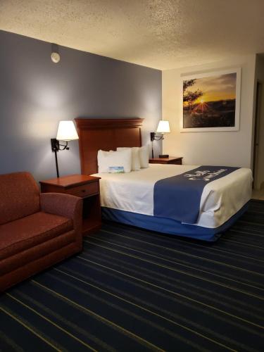 1 queen bed