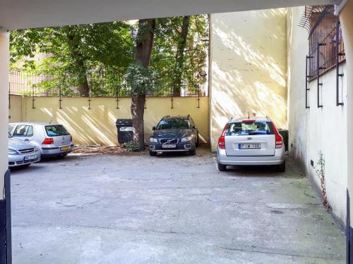 Duskova Apartments - image 2