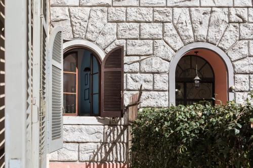 A World Aparts - 40 Sforza - main image