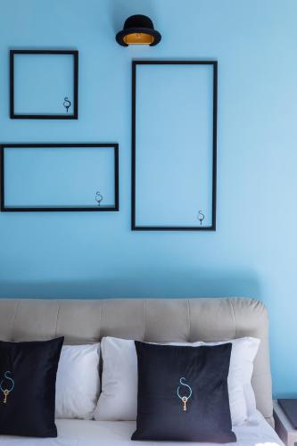 A World Aparts - 40 Sforza - image 3