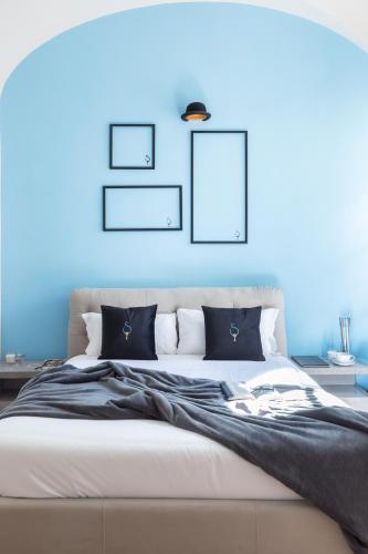 A World Aparts - 40 Sforza - image 11