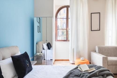 A World Aparts - 40 Sforza - image 4