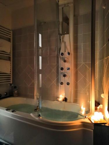 Душ, Hotel Pisacane in Сапрі