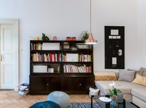 Sunny Prague Apartment