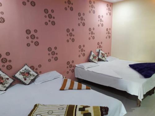

Laxmi Lodge