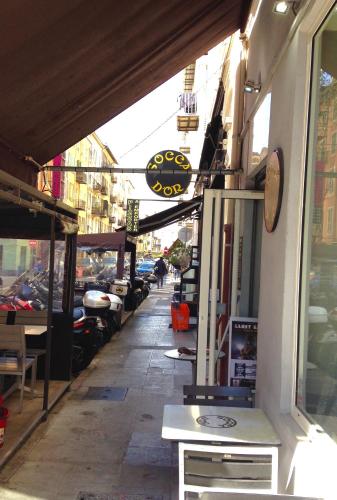 2 Pièces au coeur du quartier branché du port, Nice (fotografie 9)