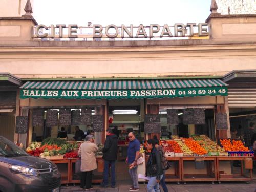 2 Pièces au coeur du quartier branché du port, Nice (fotografie 10)