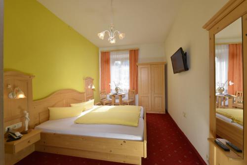 2 twin beds